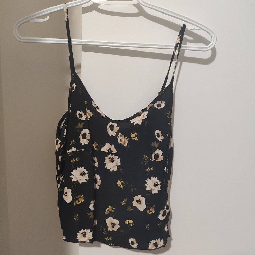 Aritzia Sunday Best Floral Crop Top